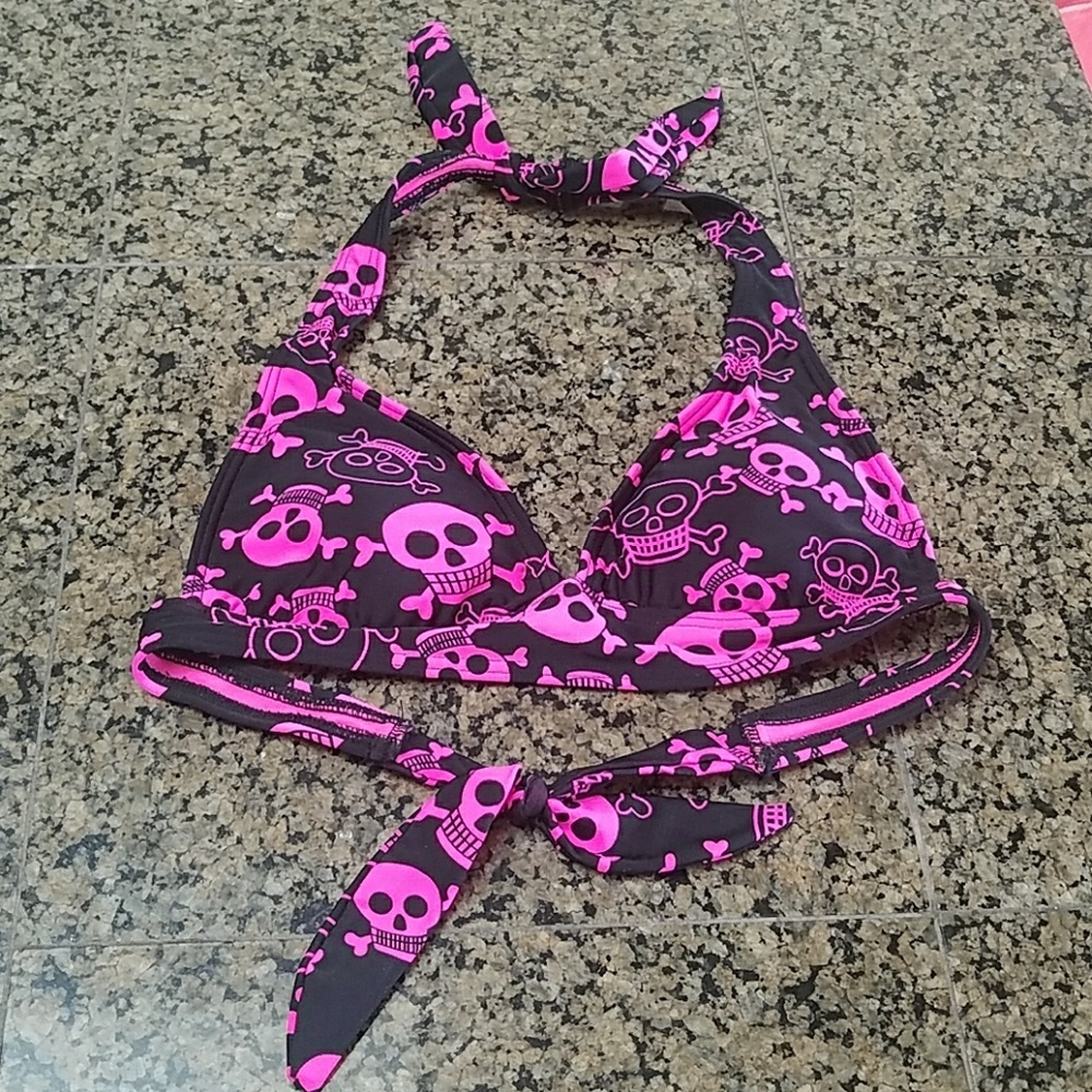 Pink and black skull suit